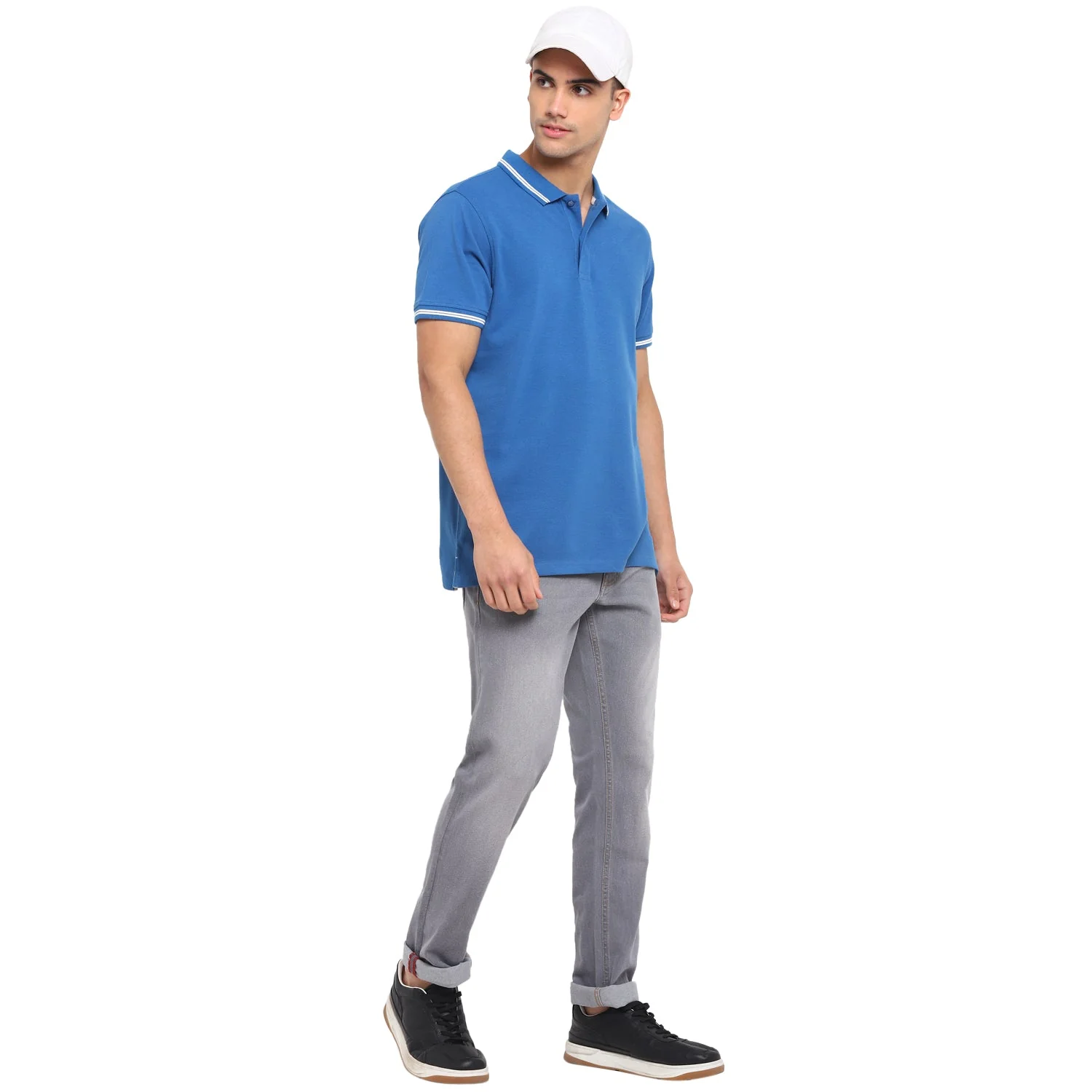Red Chief Blue Solid T-Shirt for Men 8220252 002 - Image 2