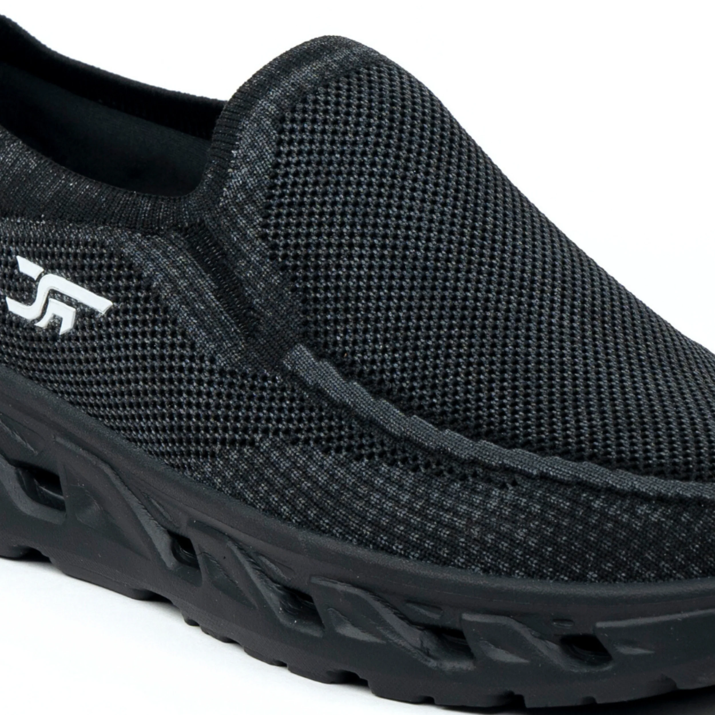 Red Chief Sports Black Walking Shoes for Men W7017 001 - Image 3